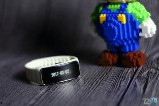 娱乐吃瓜戴手环